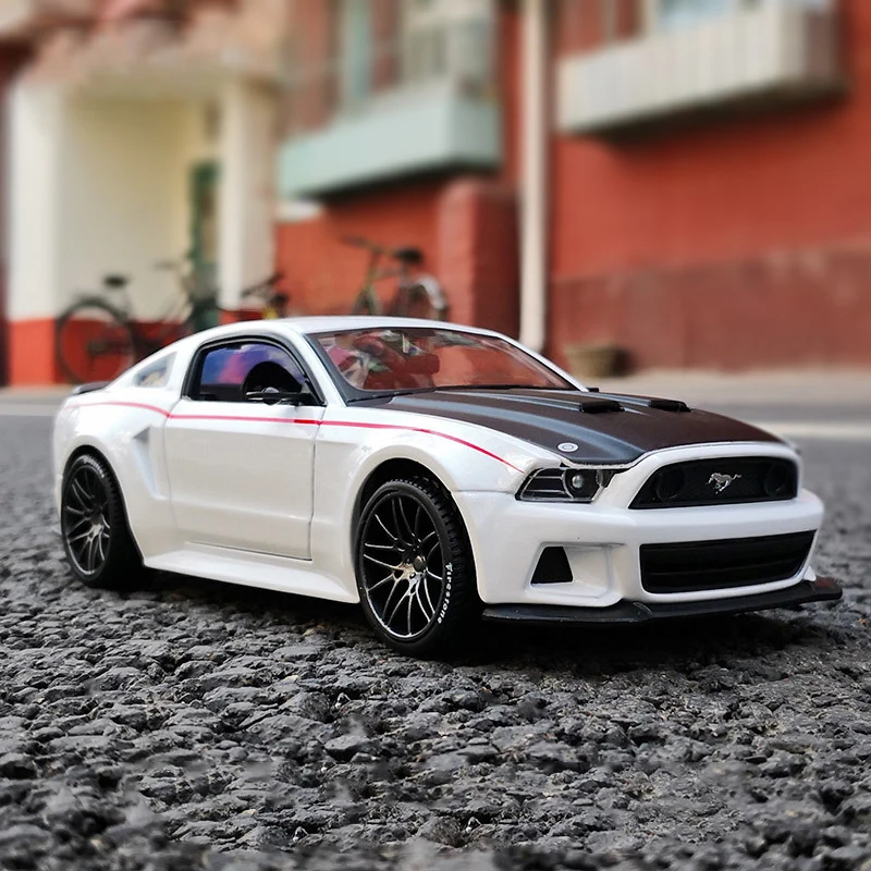 1:24 Scale Ford Mustang GT Street Racer Model 9 1:24 Scale Ford Mustang GT Street Racer Model - Image 9