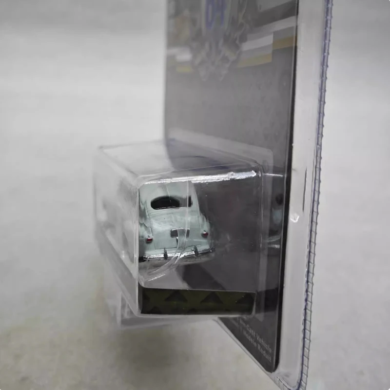 1946 Fordor Diecast Model in Mint Green 4 1946 Fordor Diecast Model in Mint Green - Image 4