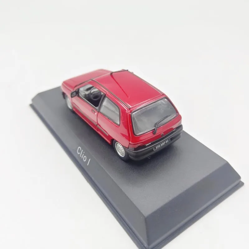 Diecast CLIO 1 Retro Sedan Model 1/43 Scale 5 Diecast CLIO 1 Retro Sedan Model 1/43 Scale - Image 5