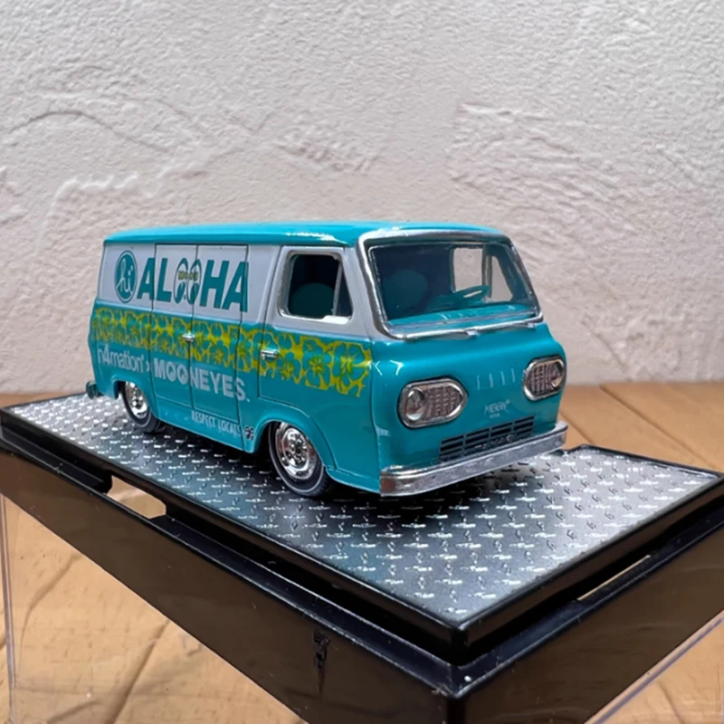 Diecast 1:64 Scale 1965 Ford Econoline Van 7 Diecast 1:64 Scale 1965 Ford Econoline Van - Image 7
