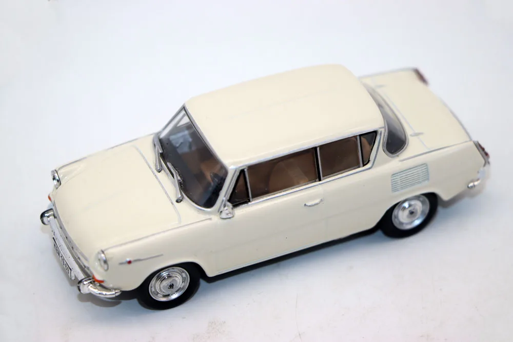 Skoda 1100 MBX 1/43 Scale Diecast Model 5 Skoda 1100 MBX 1/43 Scale Diecast Model - Image 5