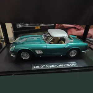 Diecast 1:18 Scale Ferrari 250 GT 1960 Model 21 Sed2bc13209e94211b644d1a03a7e9275n