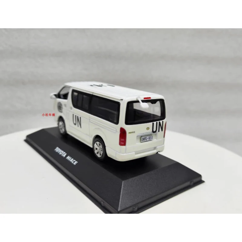 Toyota HIACE UN Van Diecast Model 1/43 Scale 3 Toyota HIACE UN Van Diecast Model 1/43 Scale - Image 3