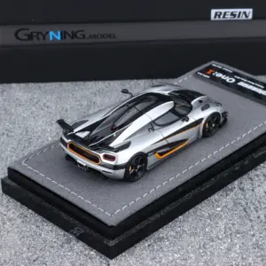 1:64 Koenigsegg One:1 Model by TOMICA 38 Seeafef770089410f827187e4dc9324063