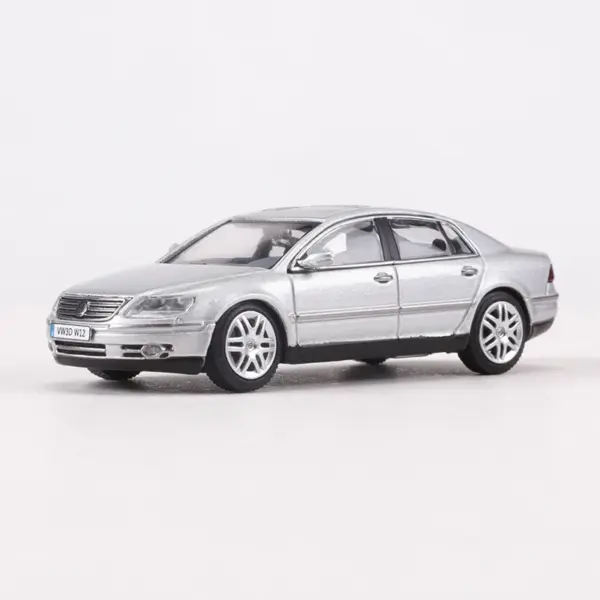 1:64 Scale DuBeeBee Phaeton W12 Alloy Model - Image 2