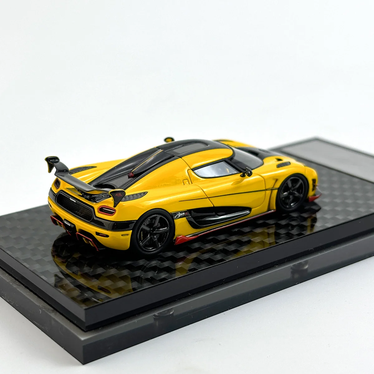 Koenigsegg Agera RS 1:64 Scale Model 5 Koenigsegg Agera RS 1:64 Scale Model - Image 5