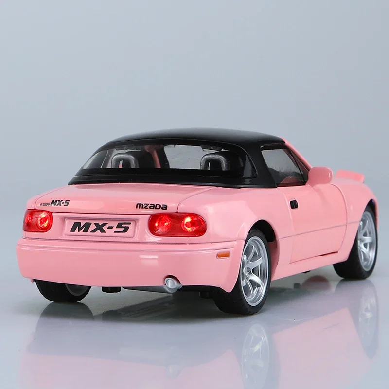 1:32 Scale Pink Mazda MX-5 Diecast Model 5 1:32 Scale Pink Mazda MX-5 Diecast Model - Image 5