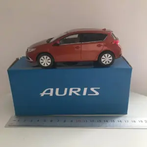 1/30 Scale Toyota Auris Diecast Model Collectible 47 Sf29317b204954900b82ac462023f6387B