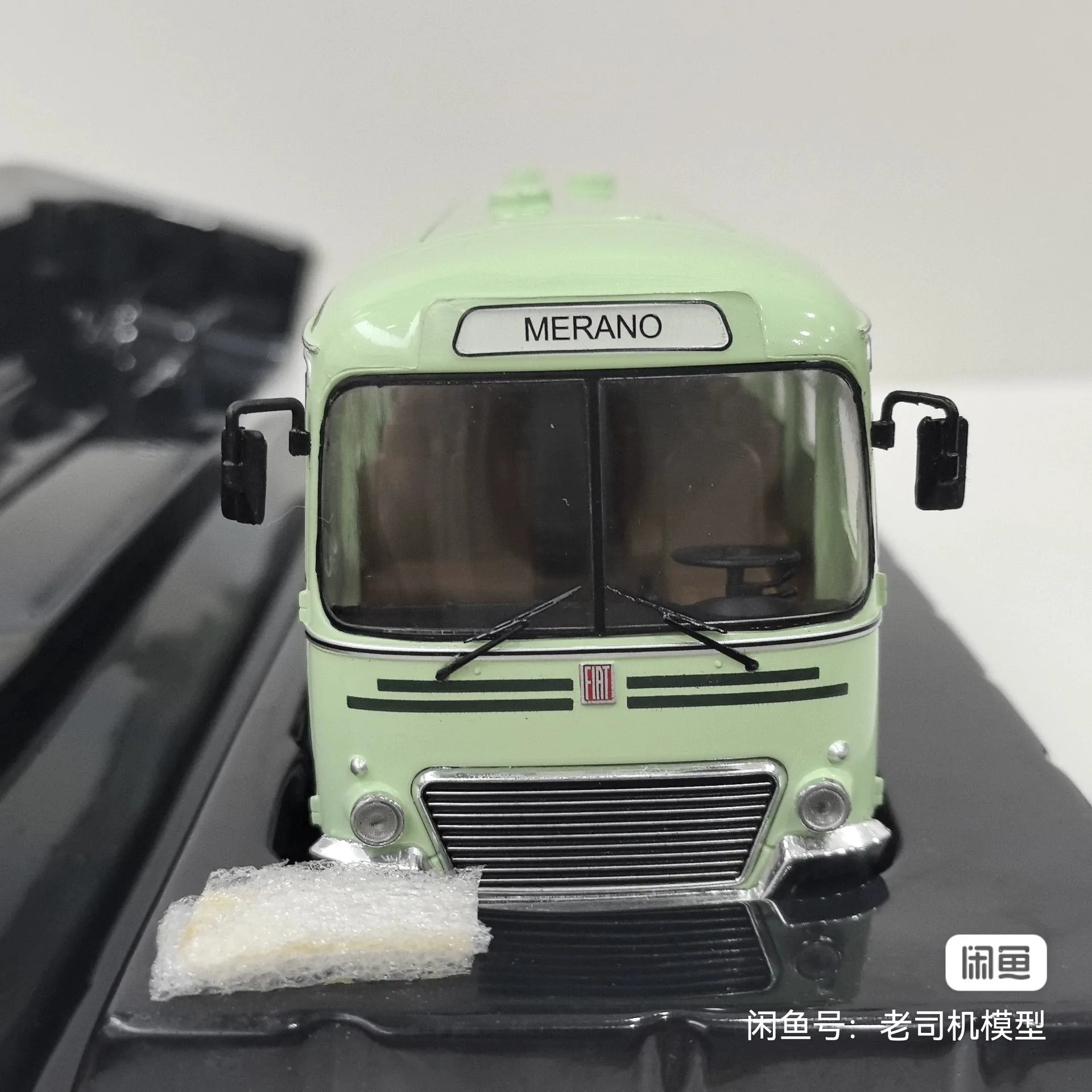 Diecast IXO 1/43 Mint Green Fiat 306-3 Bus 3 Diecast IXO 1/43 Mint Green Fiat 306-3 Bus - Image 3