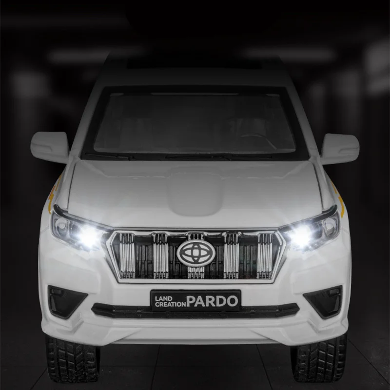1/24 Toyota Land Cruiser Prado Diecast Model 4 1/24 Toyota Land Cruiser Prado Diecast Model - Image 4