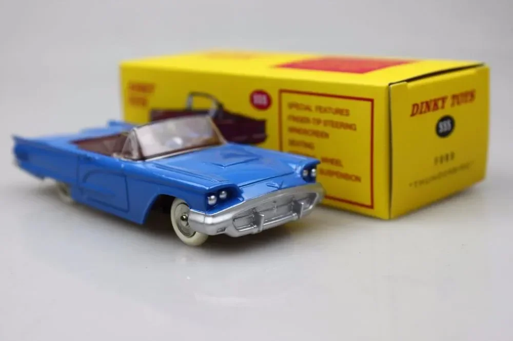 1:43 Scale Ford Thunderbird Diecast Model Car 2 1:43 Scale Ford Thunderbird Diecast Model Car - Image 2
