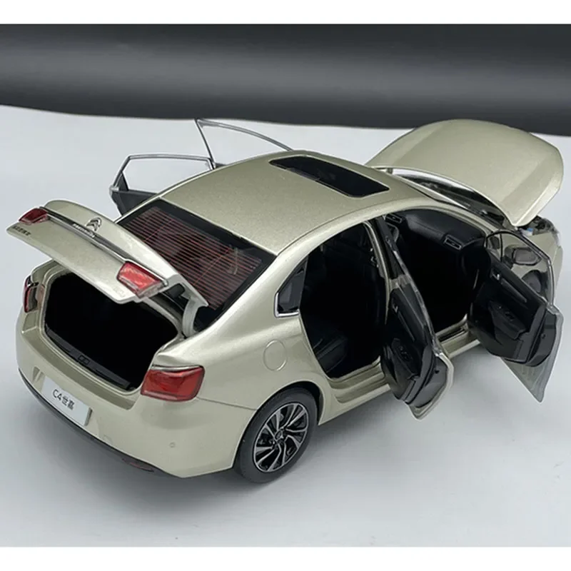 CITROEN C4 1:18 Scale Diecast Model Car 5 CITROEN C4 1:18 Scale Diecast Model Car - Image 5