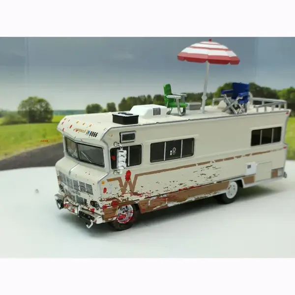 Diecast 1:64 Scale 1973 Escape Bus Model - Image 3