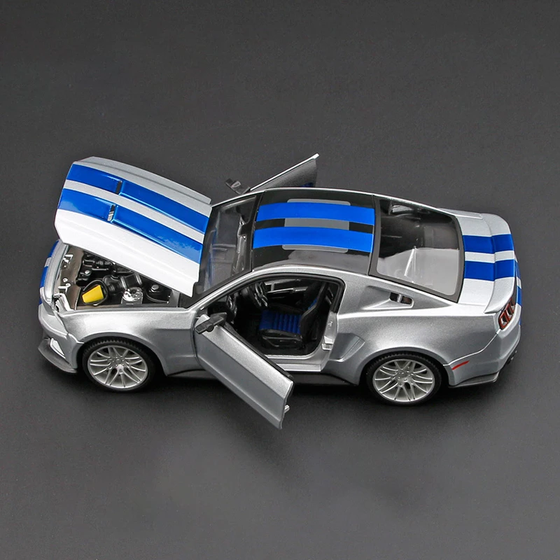 1:24 Scale Ford Mustang GT Street Racer Model 3 1:24 Scale Ford Mustang GT Street Racer Model - Image 3