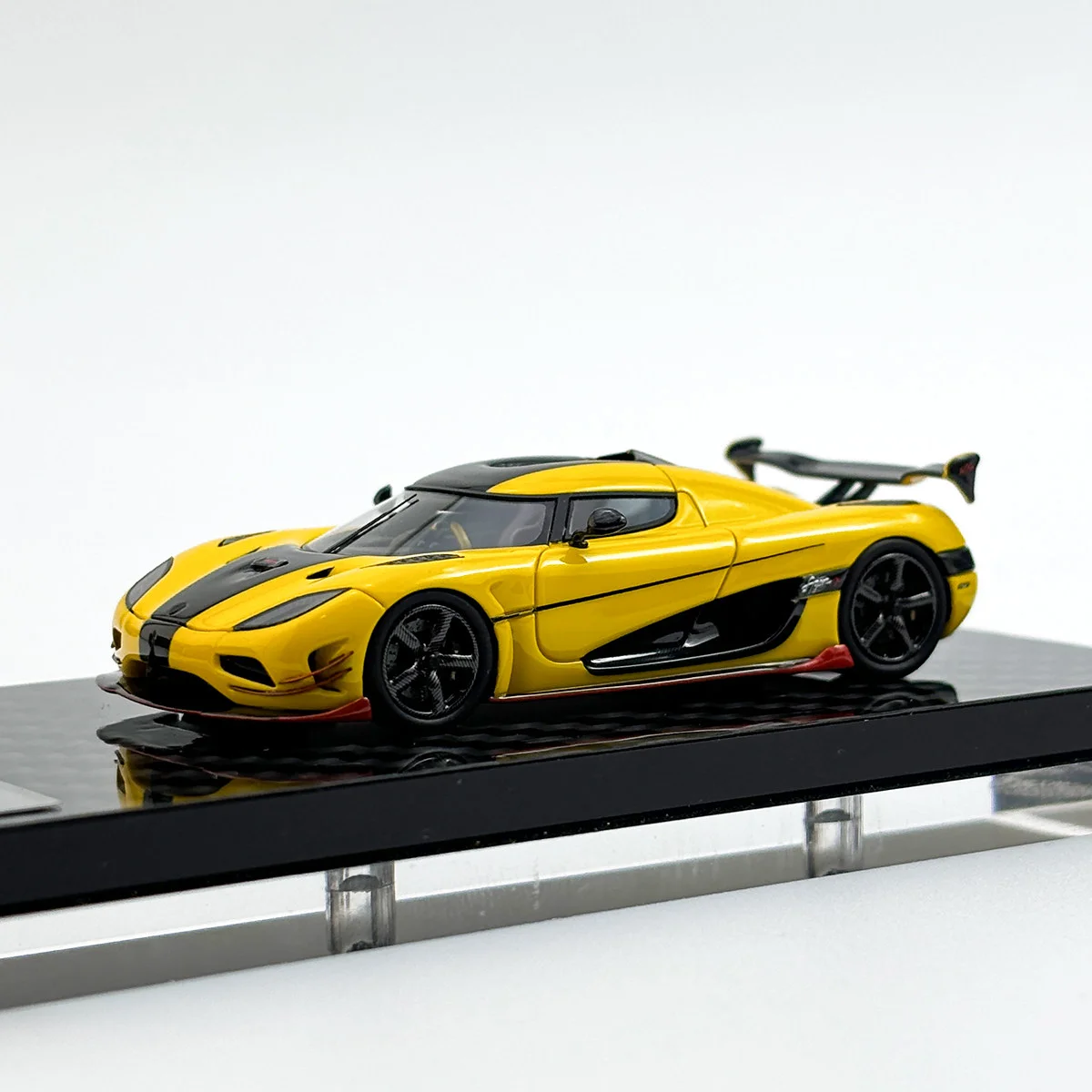 Koenigsegg Agera RS 1:64 Scale Model 2 Koenigsegg Agera RS 1:64 Scale Model - Image 2