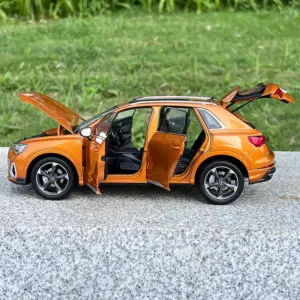 1:18 Alloy Diecast Q3 Off-road SUV Model Car 7 Sf902ec1e57db4532b2e1a0d4becbe7bbO