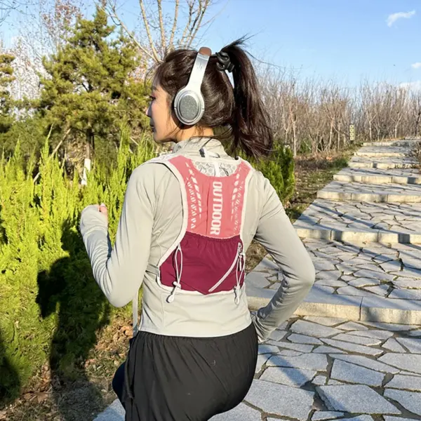 Hydration Running Vest with Reflective Strips - Image 2