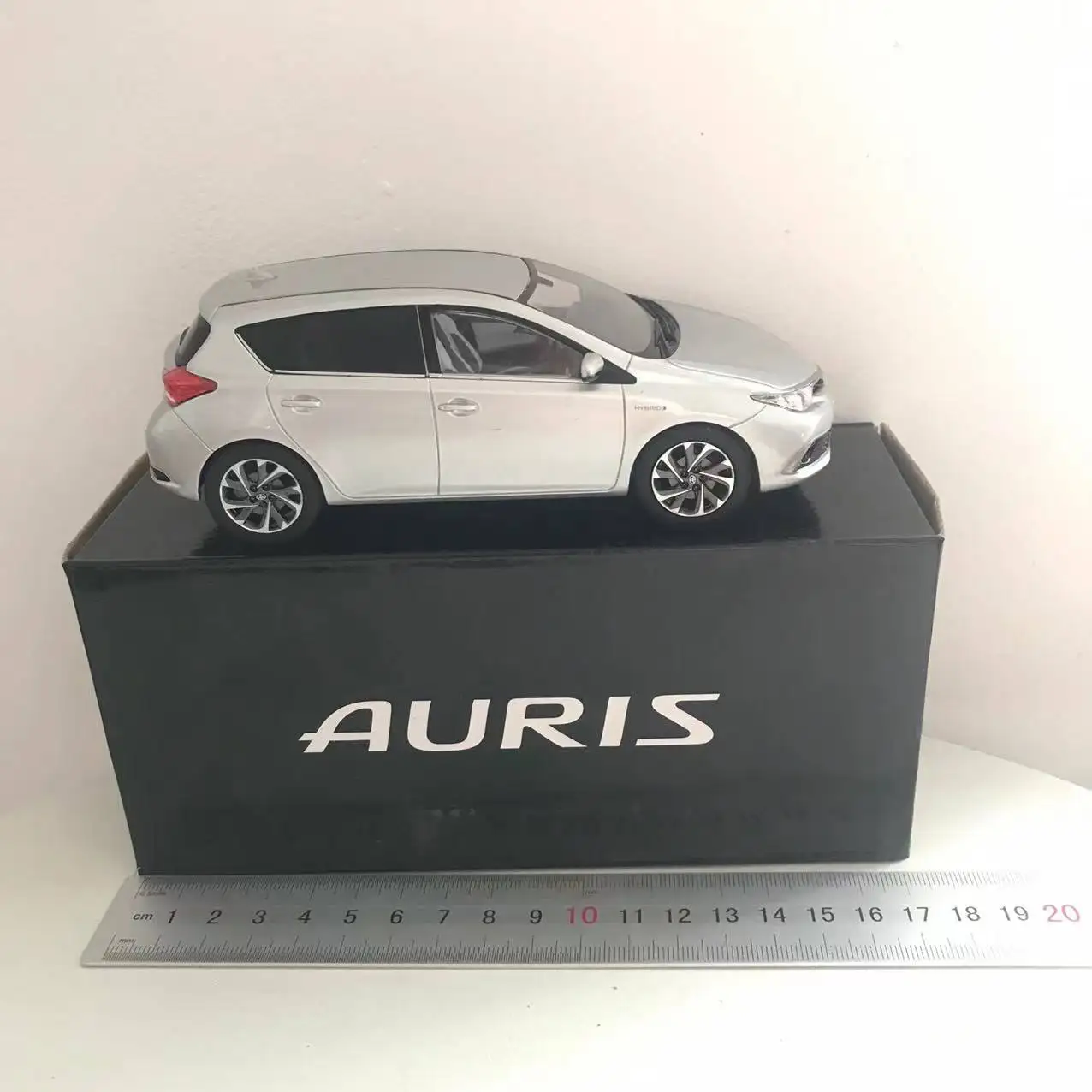 1/30 Scale Toyota Auris Diecast Model Collectible 32 1/30 Scale Toyota Auris Diecast Model Collectible - Image 32