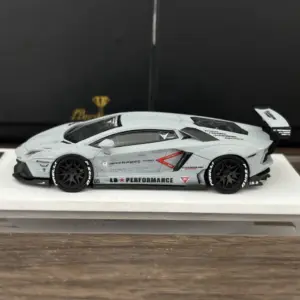 Lamborghini LP700 Aventador 1:64 Diecast Model 13 Sfc3b53450d2d4767bb46657d4eb379c3W