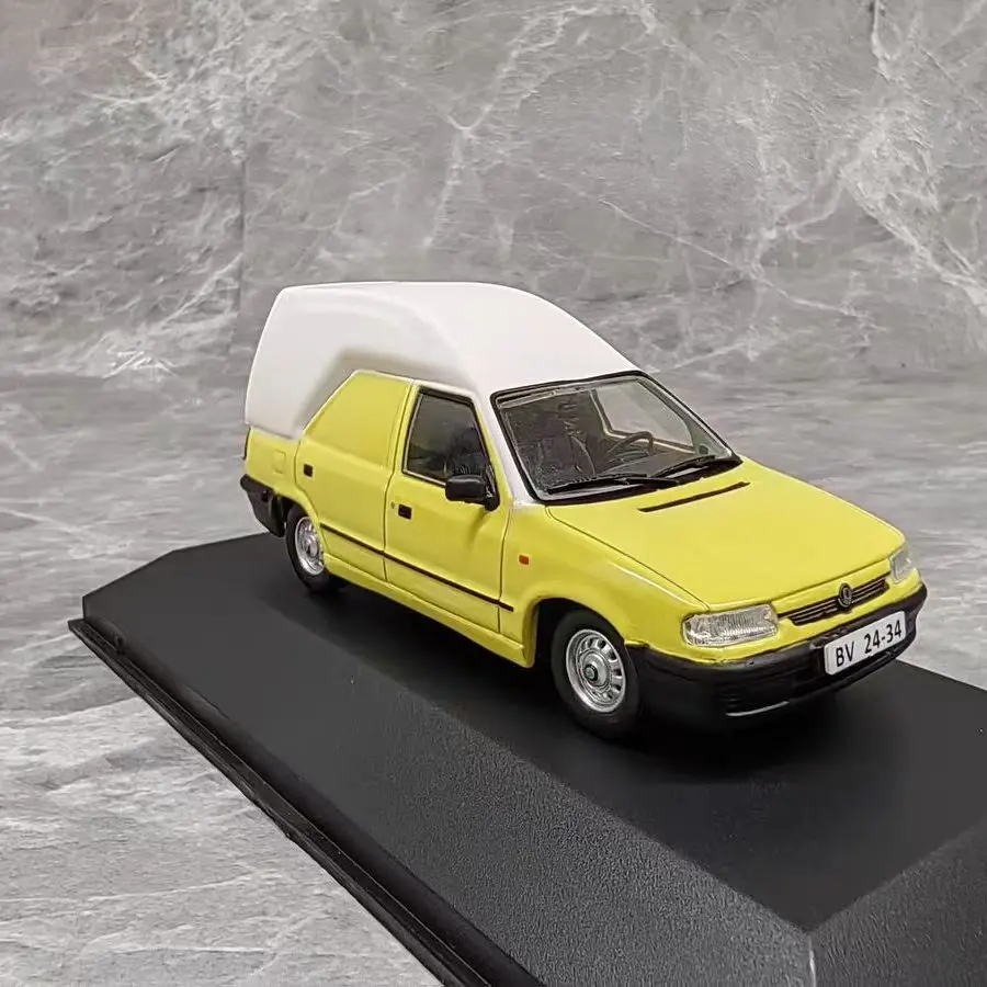 1:43 Scale Skoda Felicia Van Plus Model 5 1:43 Scale Skoda Felicia Van Plus Model - Image 5