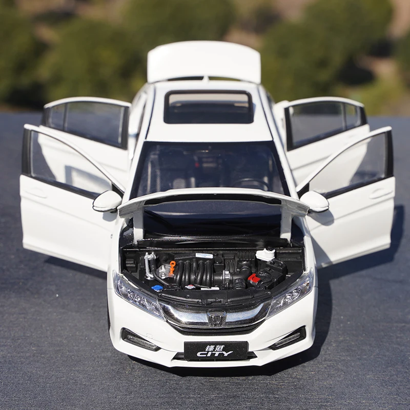 Diecast Model Car 2018 Honda City 1/18 Scale 6 Diecast Model Car 2018 Honda City 1/18 Scale - Image 6