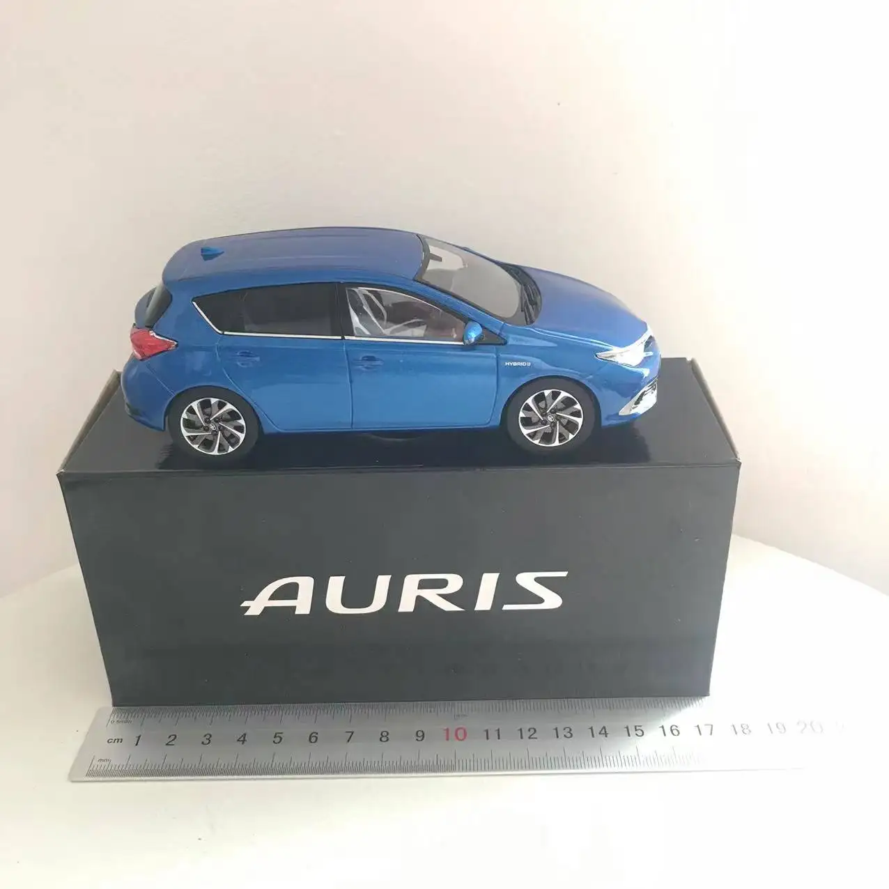 1/30 Scale Toyota Auris Diecast Model Collectible 26 1/30 Scale Toyota Auris Diecast Model Collectible - Image 26