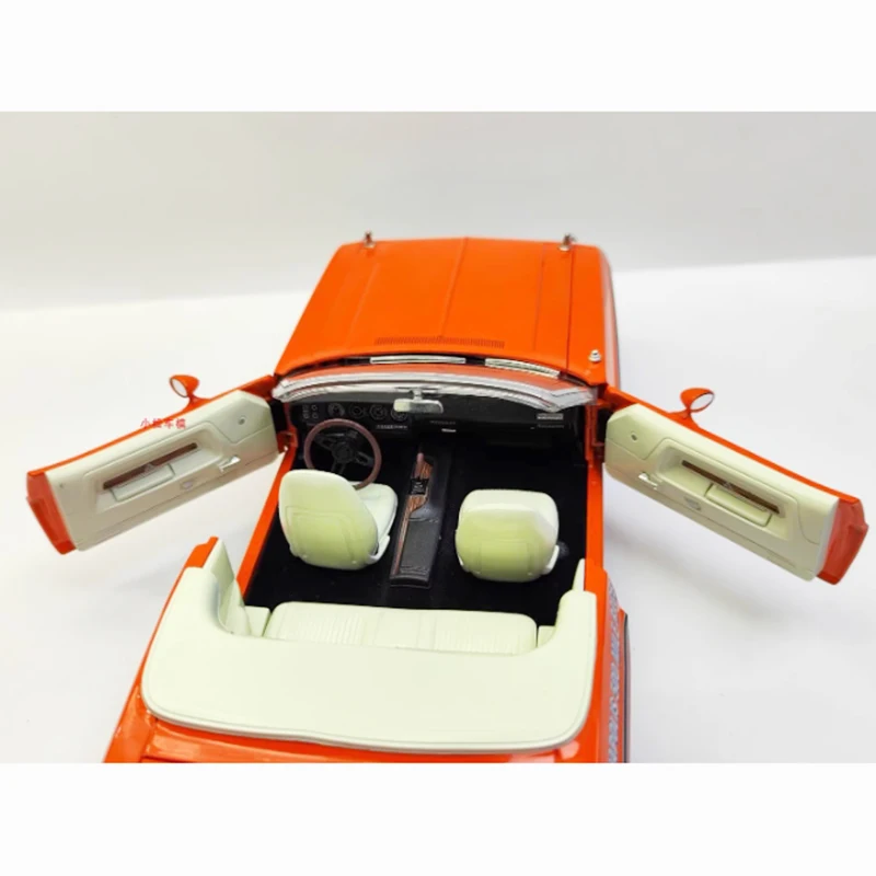 1971 Dodge Challenger Convertible Diecast Model 5 1971 Dodge Challenger Convertible Diecast Model - Image 5