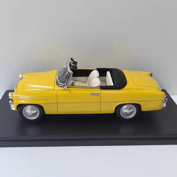 WHITEBOX 1/24 Scale SKODA FELICIA Convertible Model - Image 6