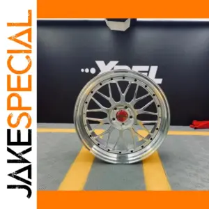 Polished Aluminum Car Wheel Model 100mm Display