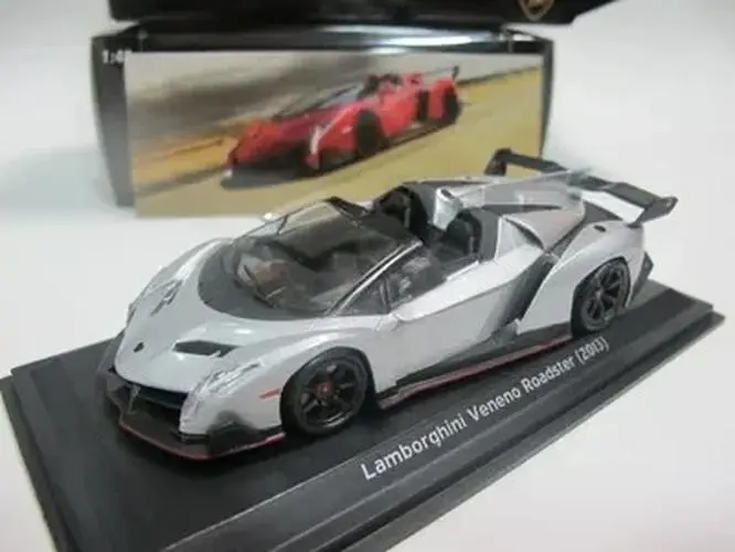 1:43 Veneno Roadster 2013 Diecast Model Car 3 1:43 Veneno Roadster 2013 Diecast Model Car - Image 3