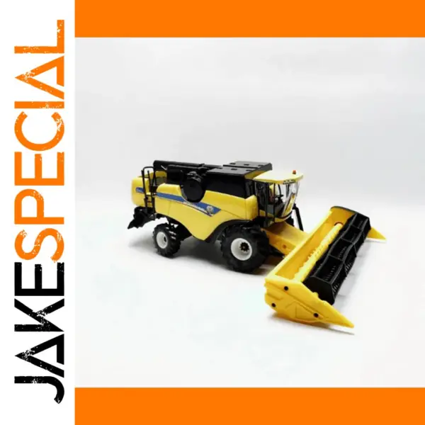 ERTL 1/32 New Holland CX6090 Combine Model