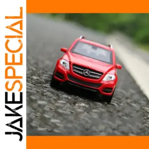 WELLY 1:36 Red Mercedes-Benz SUV Diecast Model