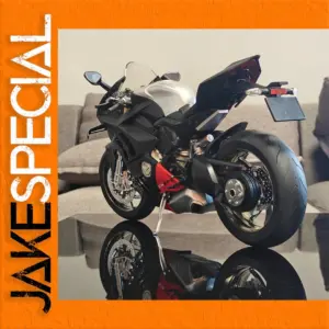 1/6 Scale Ducati V4S Racing Motorcycle Model