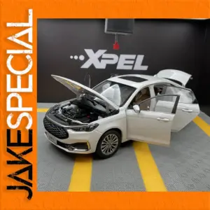 2022 Ford Escort SUV 1:18 Scale Model