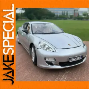 1:18 Porsche Panamera Coupe Diecast Model