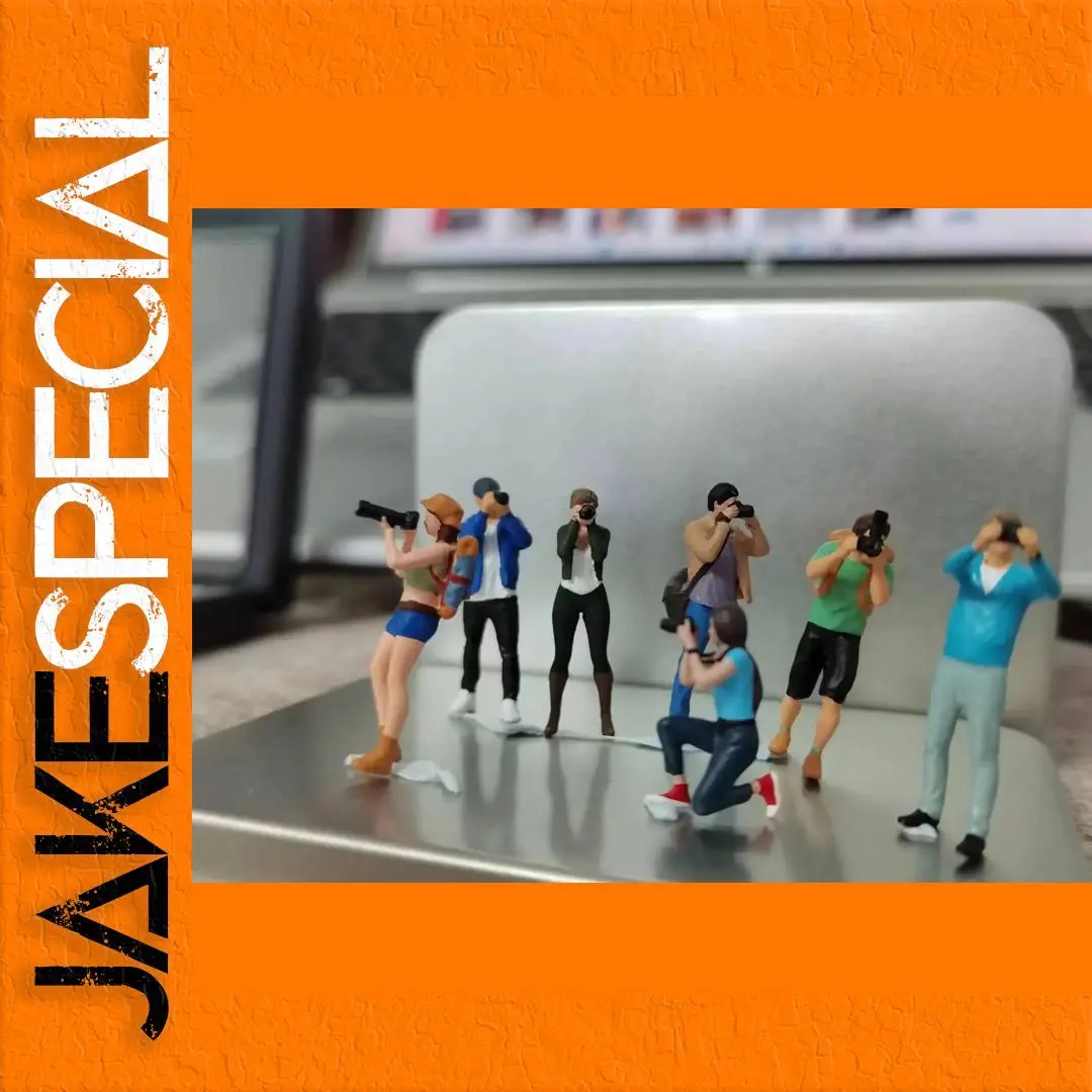 Resin Miniature Figures Set for Diorama 1:64 1 Resin Miniature Figures Set for Diorama 1:64