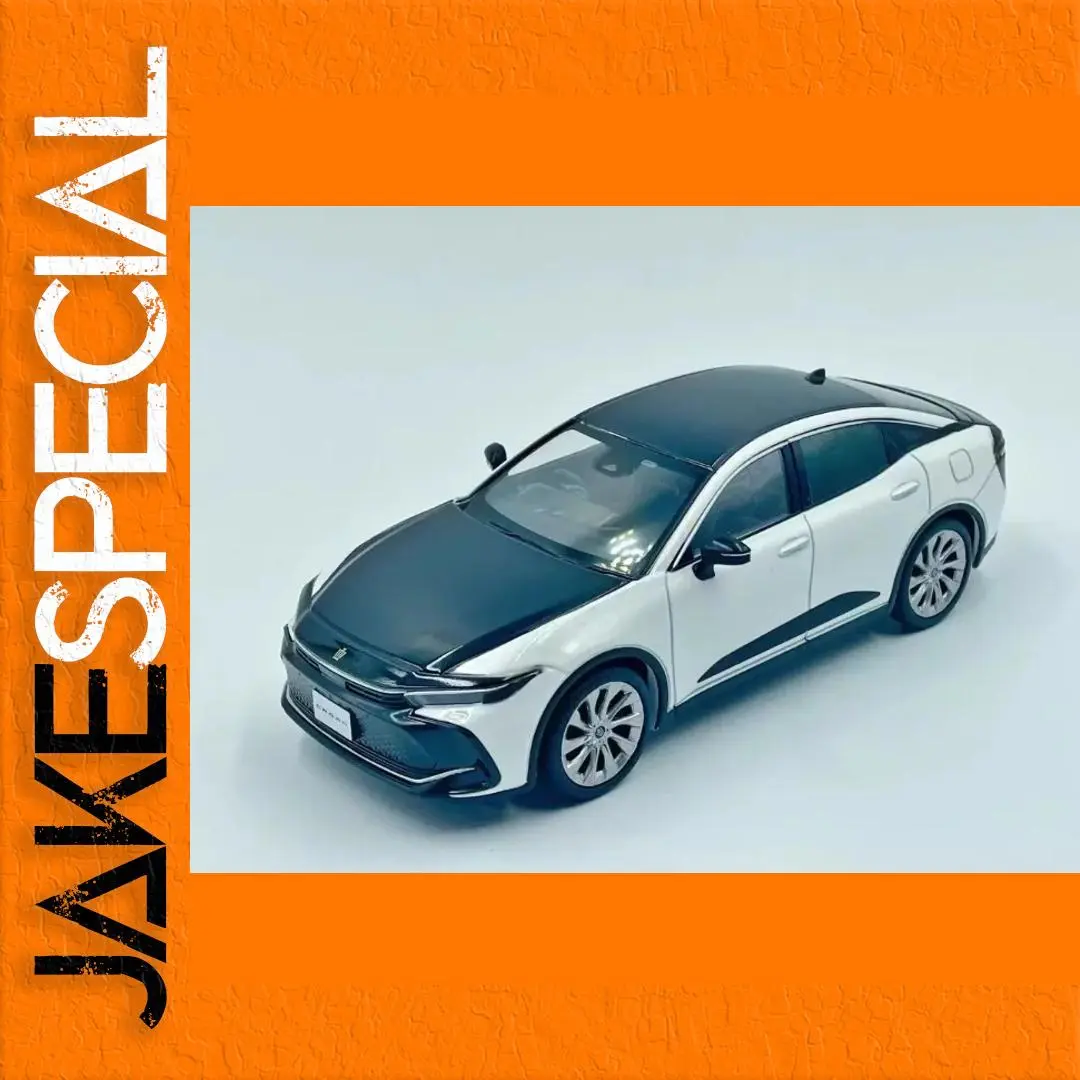 Toyota Crown Diecast Model 1:30 Scale Vehicle 1 Toyota Crown Diecast Model 1:30 Scale Vehicle