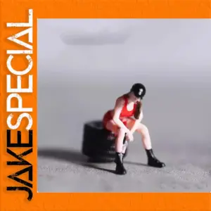 1:64 Scale Resin Miniature Figure of Woman