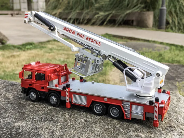 1:50 Scale High Simulation Fire Truck Model 3 1:50 Scale High Simulation Fire Truck Model - Image 3