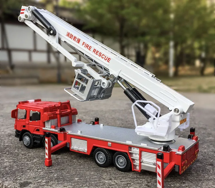 1:50 Scale High Simulation Fire Truck Model 6 1:50 Scale High Simulation Fire Truck Model - Image 6