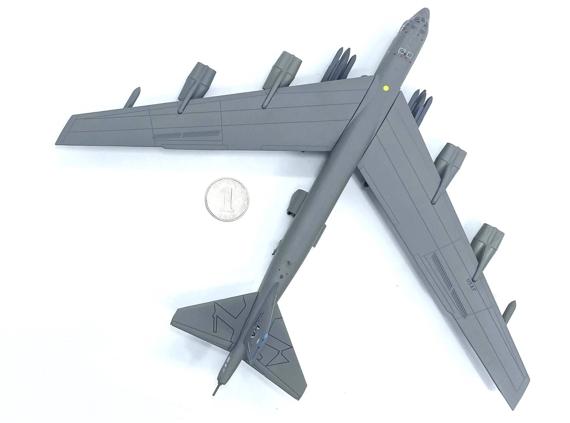 US B-52H Stratofortress 1:200 Scale Model 5 US B-52H Stratofortress 1:200 Scale Model - Image 5