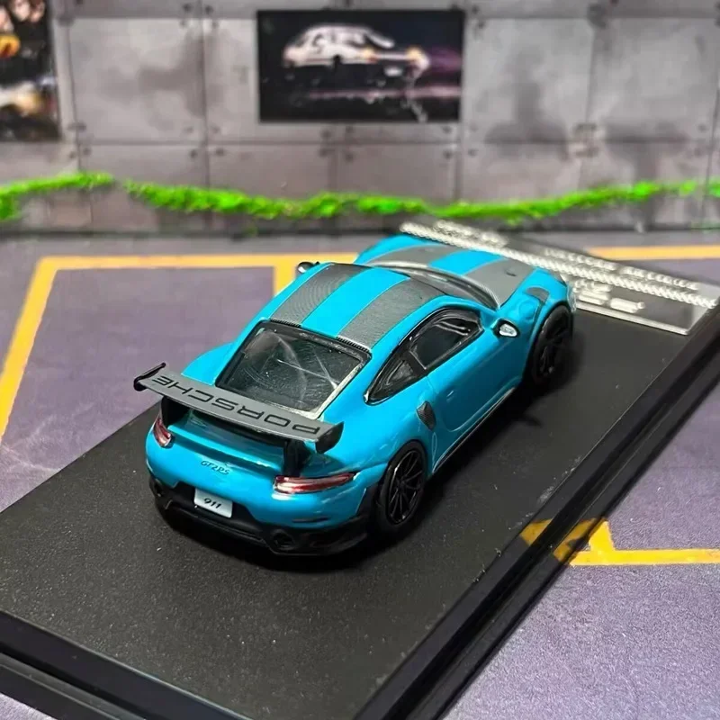 1:64 Scale Porsche 911 GT2 RS Diecast Model 6 1:64 Scale Porsche 911 GT2 RS Diecast Model - Image 6
