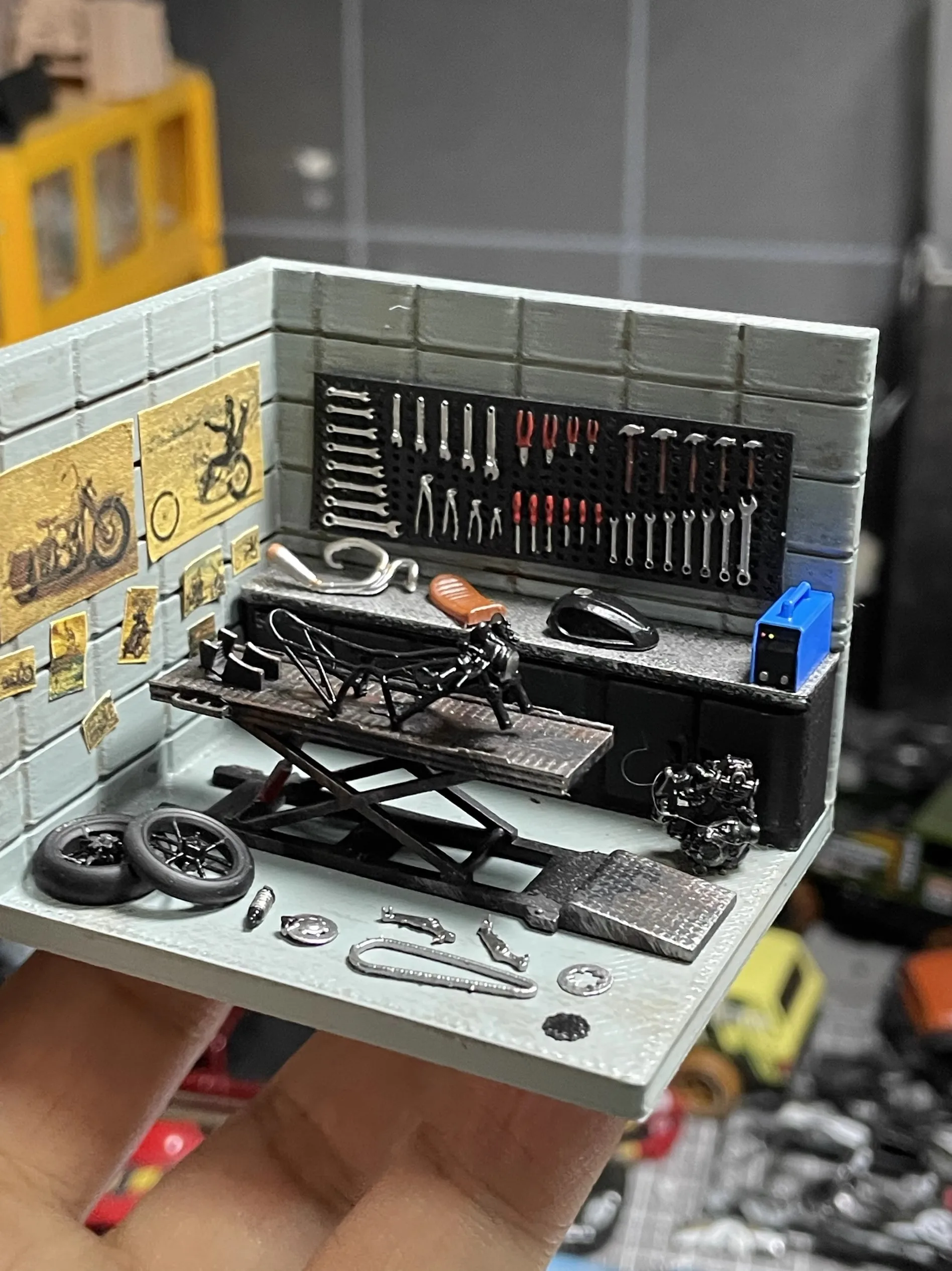 1:64 Scale Welding Machine Diorama Model 3 1:64 Scale Welding Machine Diorama Model - Image 3