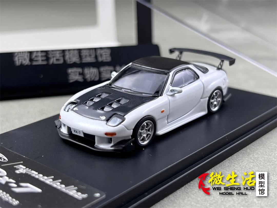 1/64 Scale Mazda RX-7 FD3S Diecast Model 8 1/64 Scale Mazda RX-7 FD3S Diecast Model - Image 8
