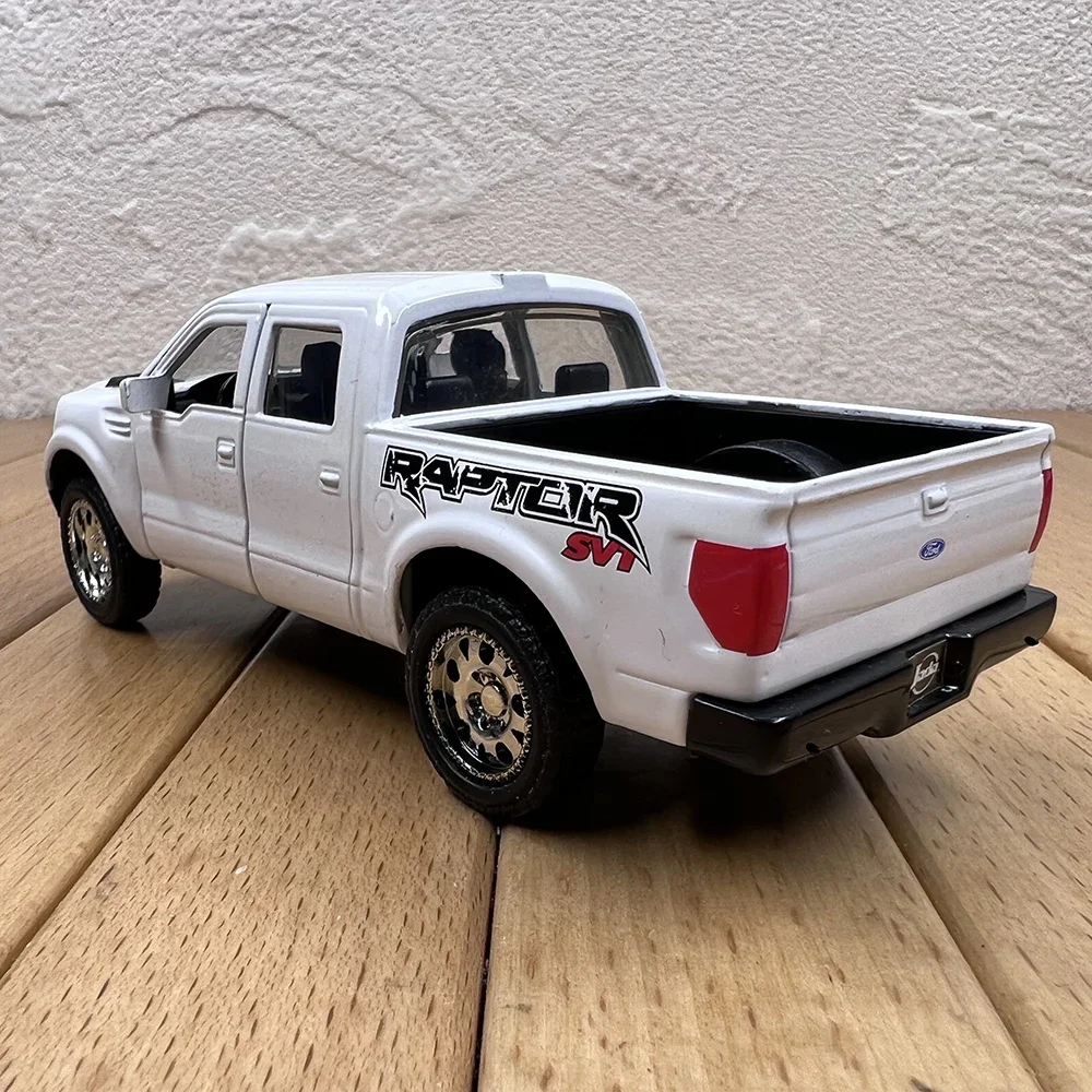 Die-cast 1:32 Ford F150 Raptor Model 3 Die-cast 1:32 Ford F150 Raptor Model - Image 3
