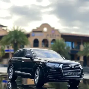 1:32 Scale Audi Q7 Diecast Model SUV 15 S05981436eace434e8172e1953d7553b38