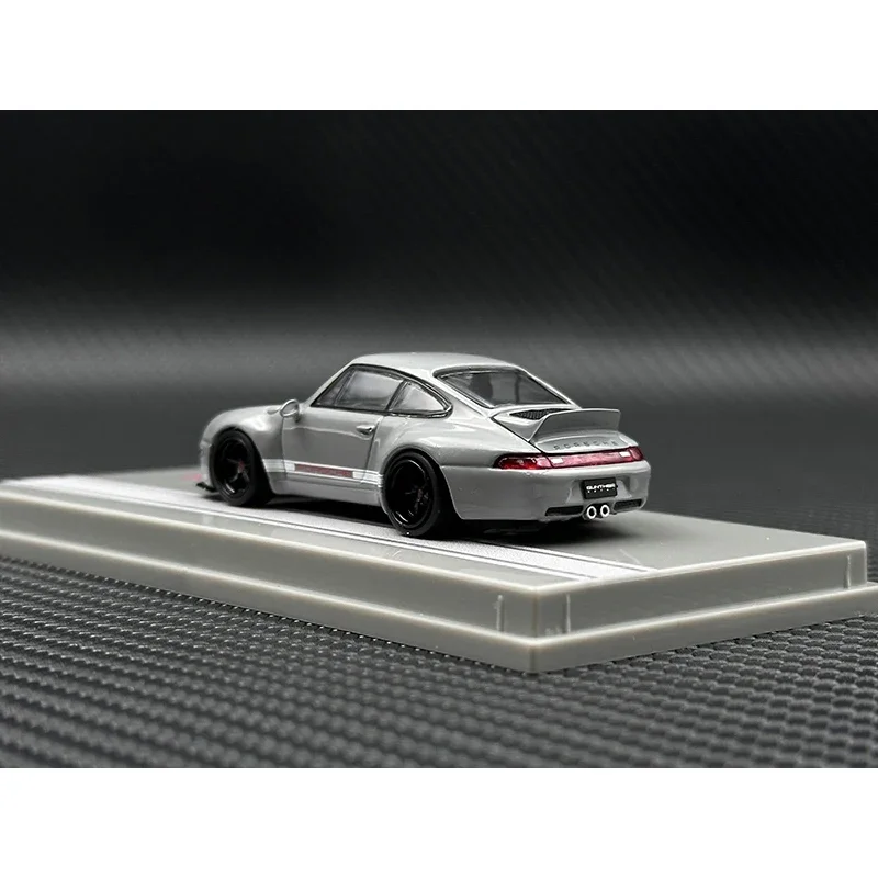 Diecast 1:64 Scale 993 Remastered Model 4 Diecast 1:64 Scale 993 Remastered Model - Image 4
