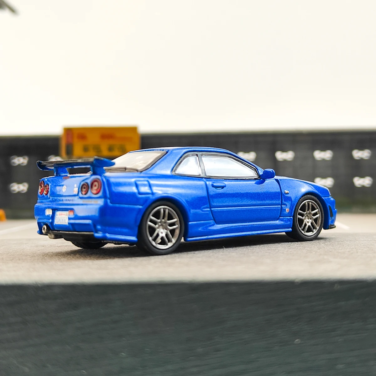 Diecast 1/64 Nissan Nismo R34 GT-R Model 5 Diecast 1/64 Nissan Nismo R34 GT-R Model - Image 5