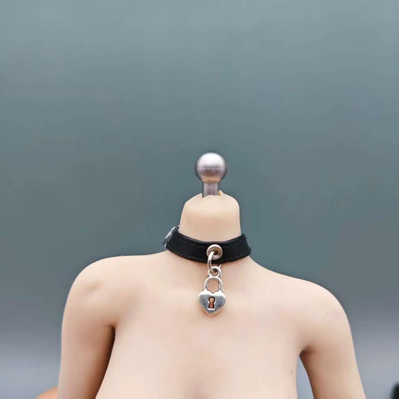 1/6 Scale Soldier Cross Necklace for Action Figures 19 1/6 Scale Soldier Cross Necklace for Action Figures - Image 19