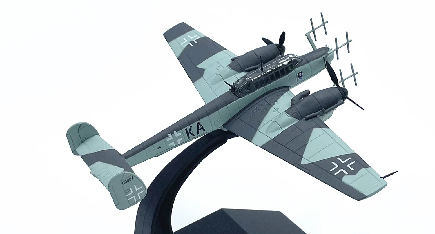 1:100 Scale German Bf110G-4 Fighter Model 3 1:100 Scale German Bf110G-4 Fighter Model - Image 3